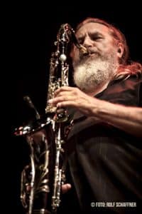 Der Saxofonist Otto Staniloi voller Leidenschaft